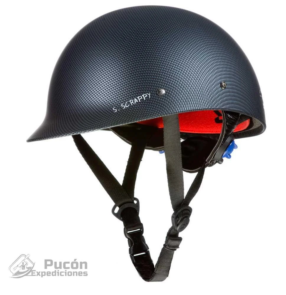 Cascos de kayak en la tienda