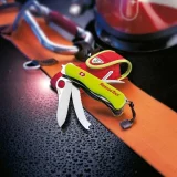 Navaja Rescuetool color Amarillo Victorinox